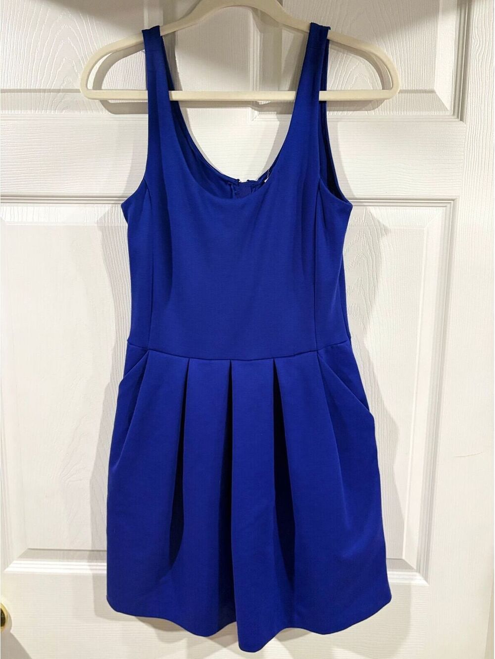 #182 Aeropostale pleated dress with pockets